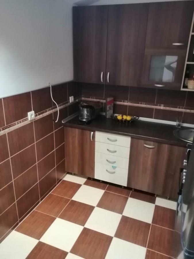 Viktor Apartment
